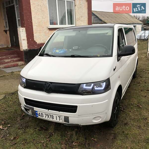 Volkswagen Caravelle (2010)