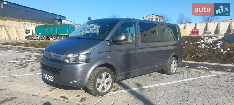 Volkswagen Caravelle (2010)