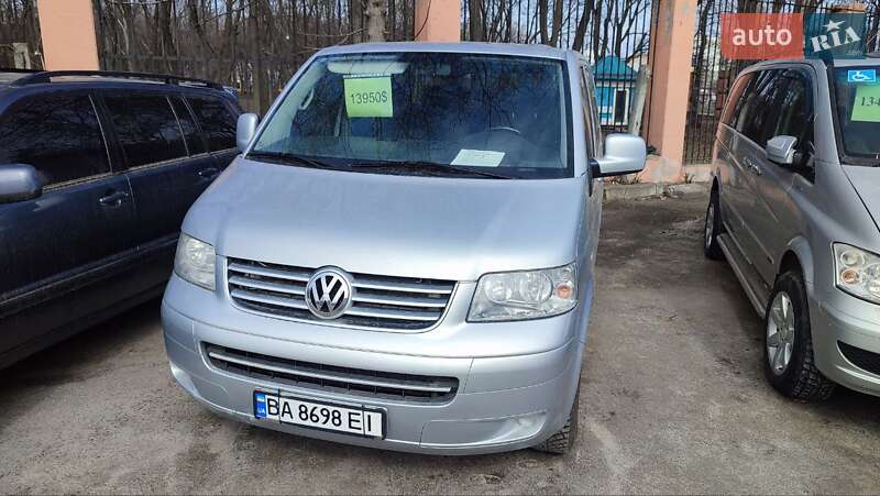 Volkswagen Caravelle (2008)