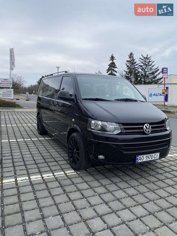 Volkswagen Caravelle (2011)