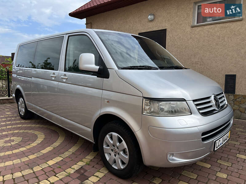 Volkswagen Caravelle (2009)