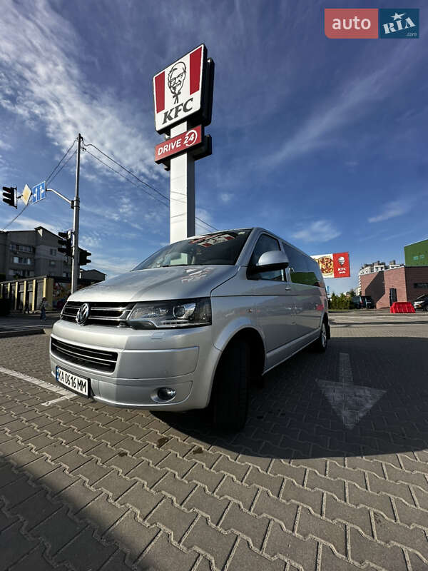 Volkswagen Caravelle (2015)