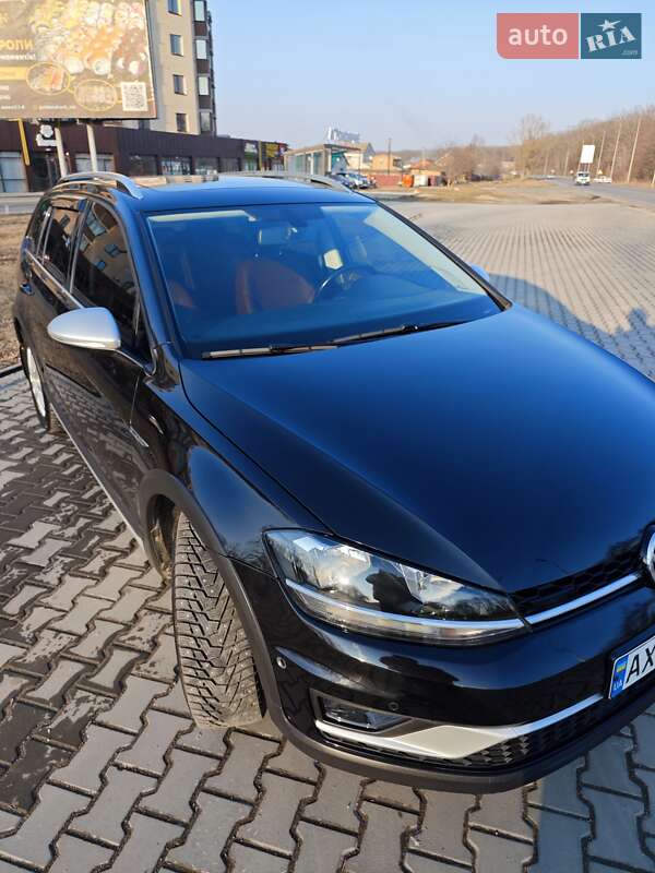 Volkswagen Golf alltrack (2017)