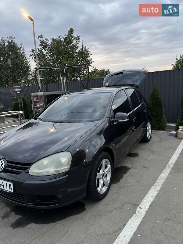 Volkswagen Golf (2003)