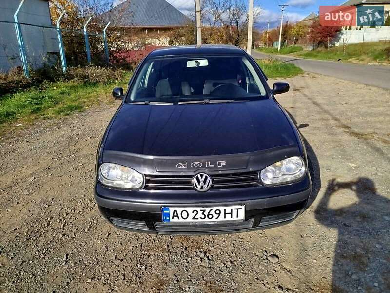 Volkswagen Golf (2003)