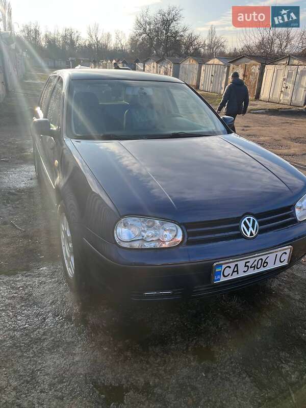 Volkswagen Golf (2000)