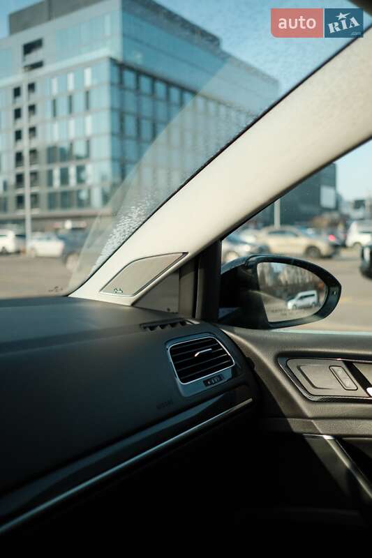 Volkswagen Golf (2015)