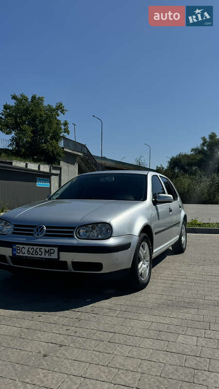 Volkswagen Golf (2001)