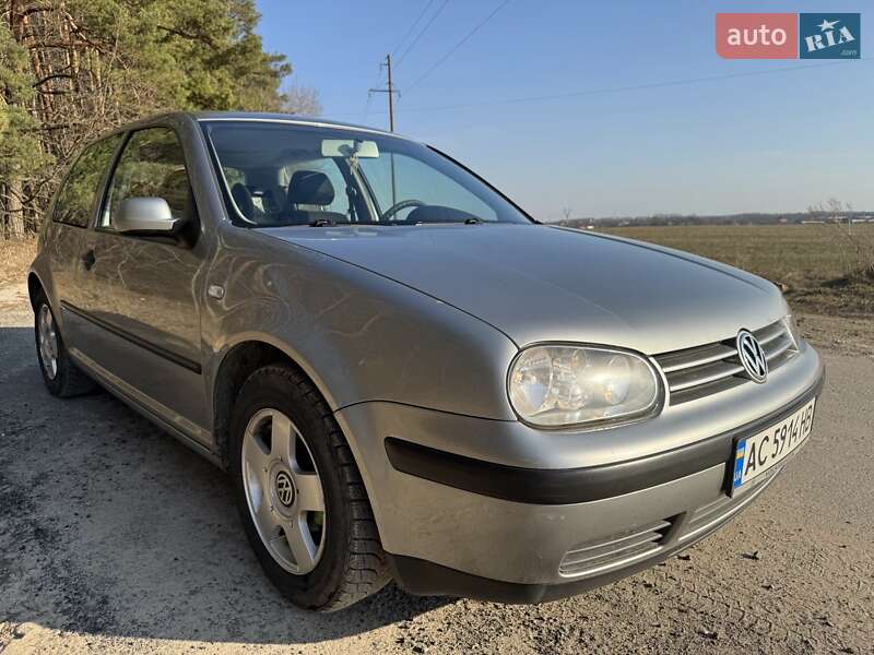 Volkswagen Golf (2002)