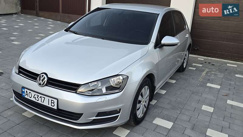 Volkswagen Golf (2012)