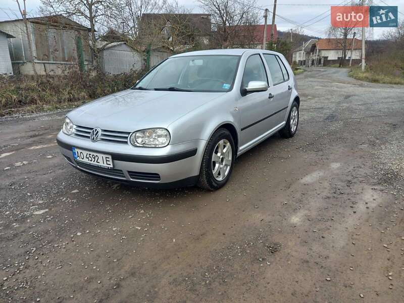 Volkswagen Golf (2002)
