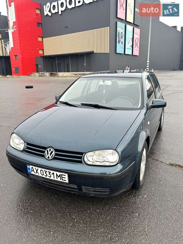 Volkswagen Golf (2002)