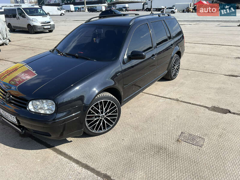 Volkswagen Golf (2003)