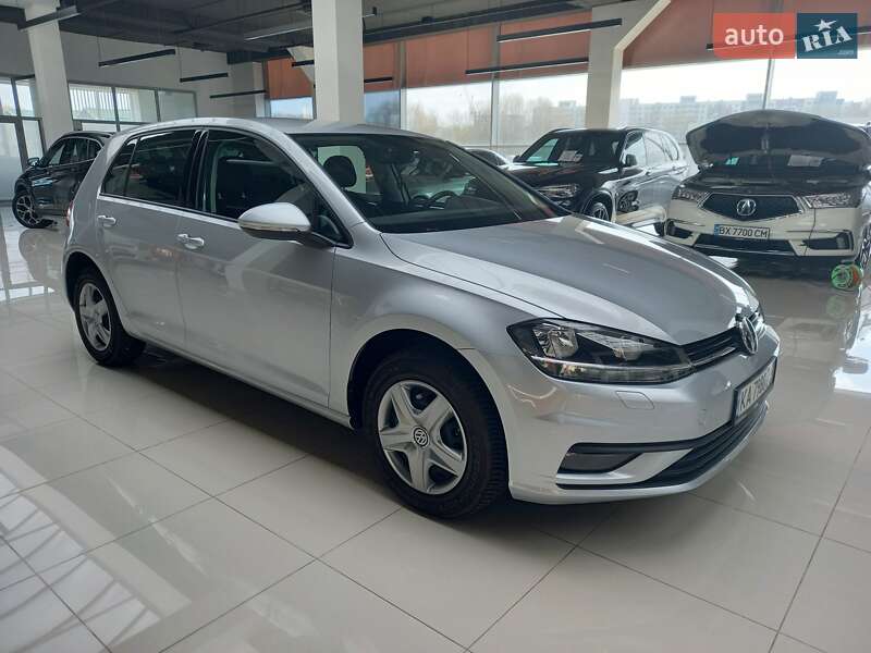 Volkswagen Golf (2020)