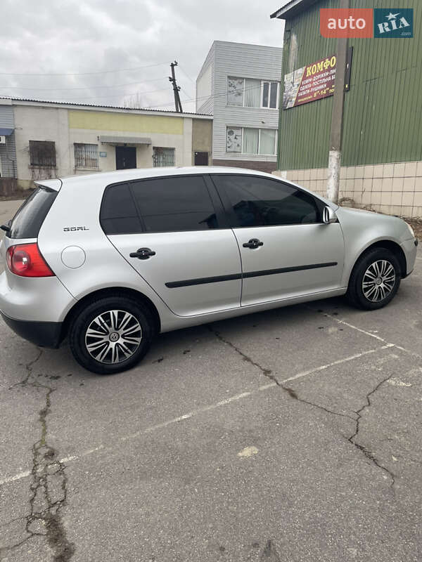 Volkswagen Golf (2004)