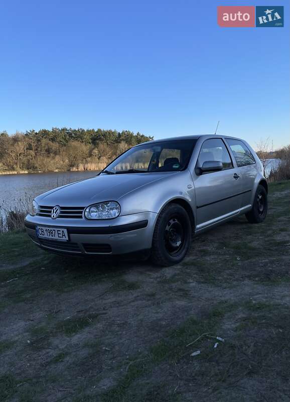 Volkswagen Golf (2002)