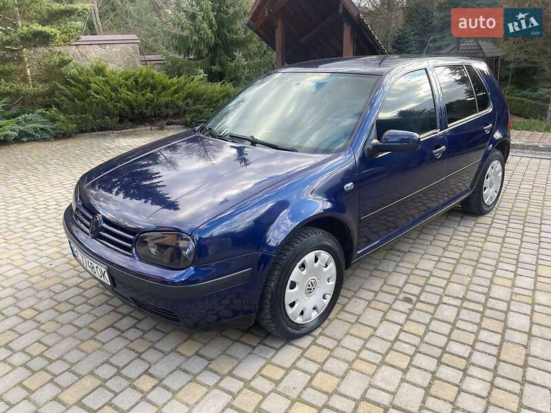 Volkswagen Golf (2003)