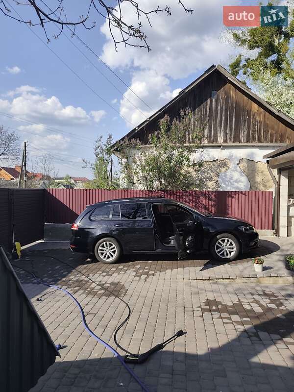 Volkswagen Golf (2017)