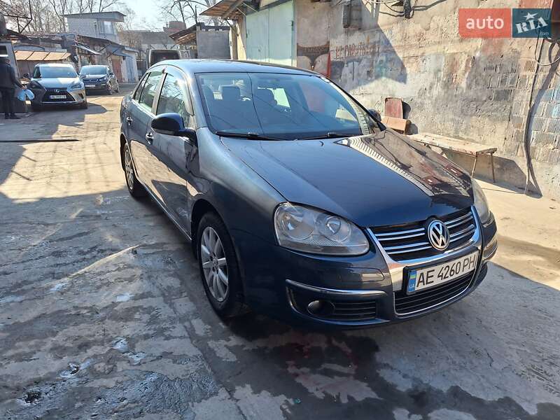 Volkswagen Jetta (2008)