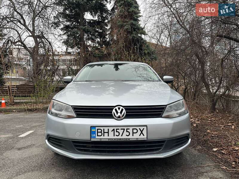 Volkswagen Jetta (2014)