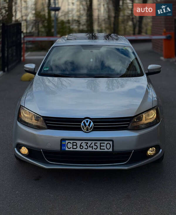 Volkswagen Jetta (2013)