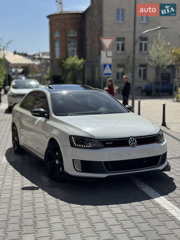 Volkswagen Jetta (2014)