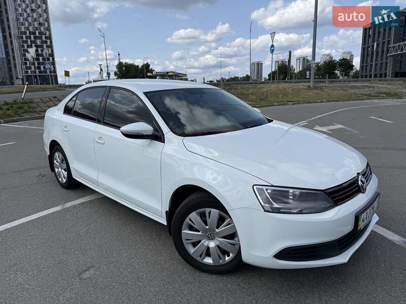 Volkswagen Jetta (2014)