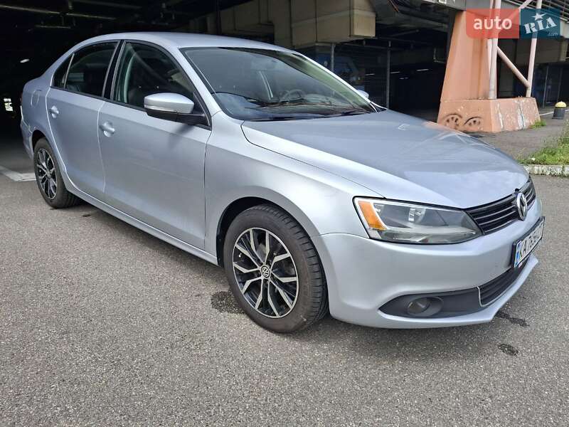 Volkswagen Jetta (2013)