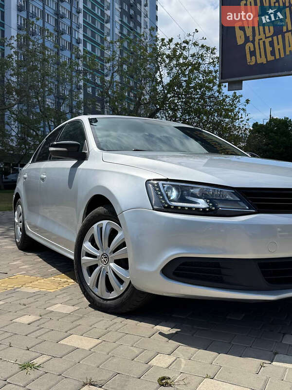 Volkswagen Jetta (2012)