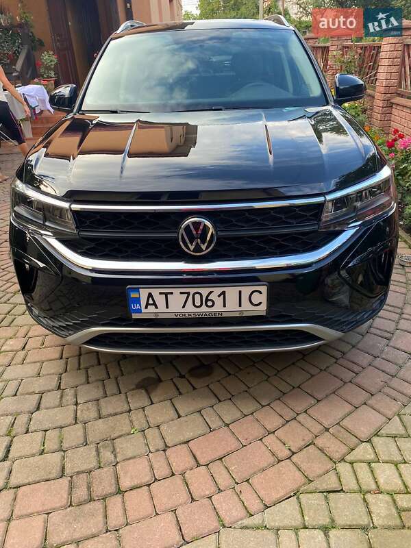 Volkswagen Taos (2021)