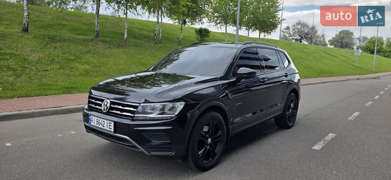 Volkswagen Tiguan (2017)