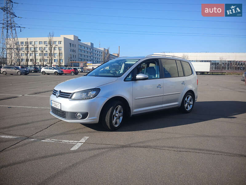 Volkswagen Touran (2012)