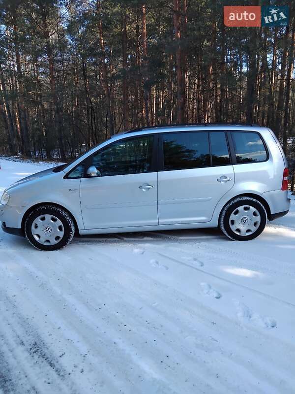 Volkswagen Touran (2005)