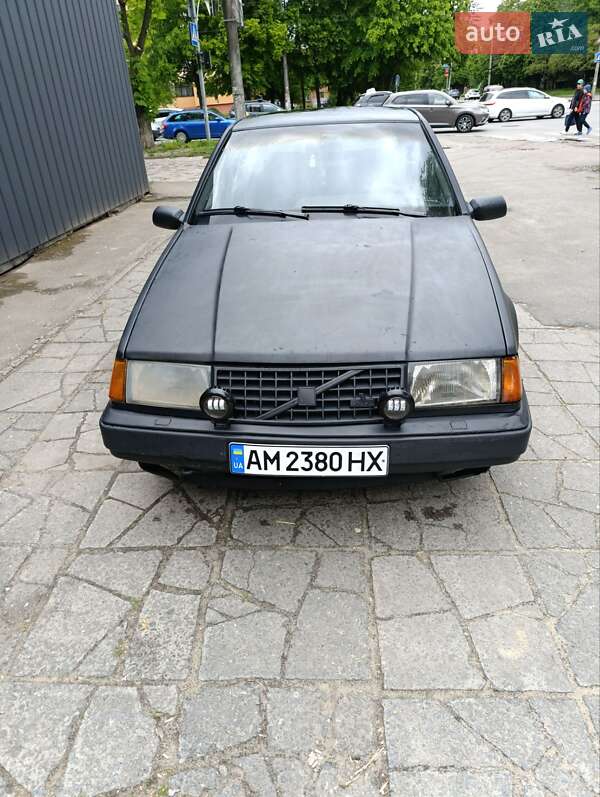 Volvo 440 (1989)