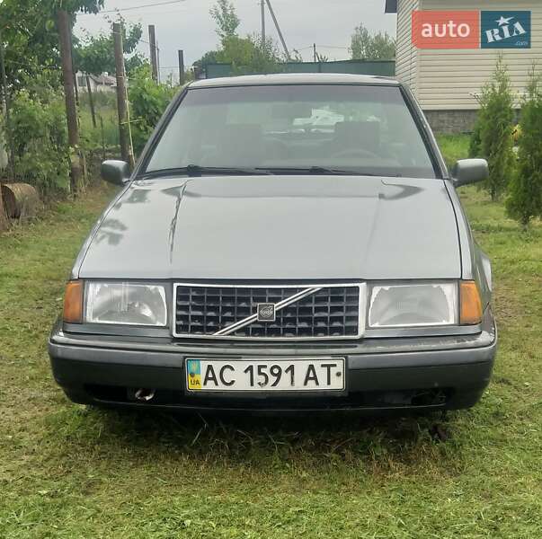 Volvo 440 (1989)