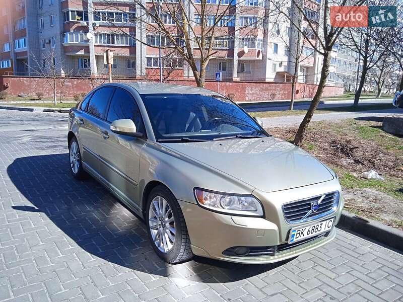Volvo S40 (2010)