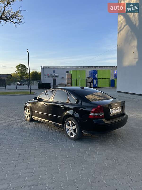 Volvo S40 (2005)