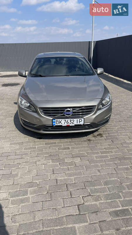 Volvo S60 (2014)