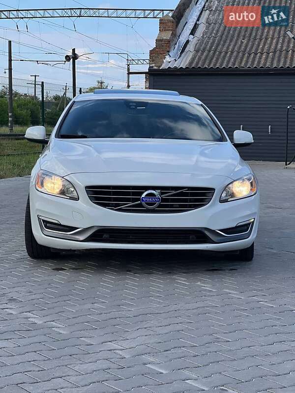 Volvo S60 (2015)