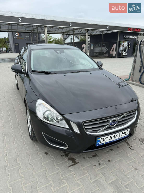 Volvo S60 (2012)