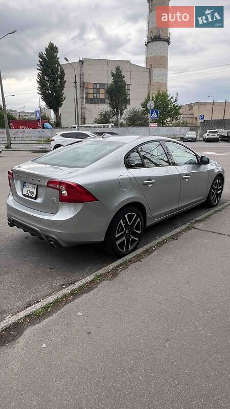 Volvo S60 (2016)