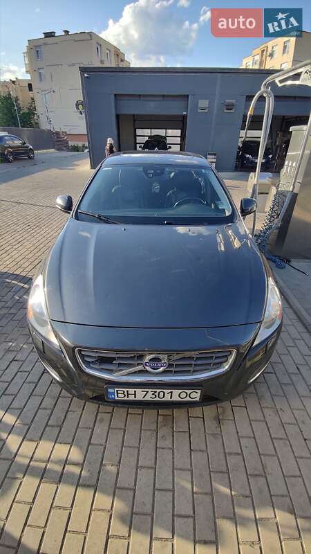 Volvo S60 (2012)
