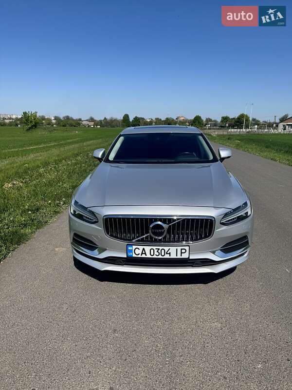 Volvo S90 (2017)