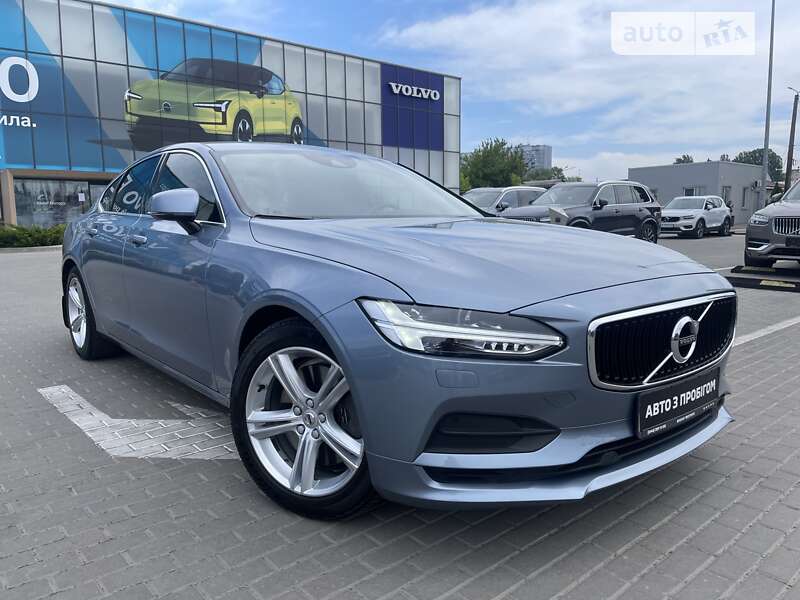 Volvo S90 (2017)