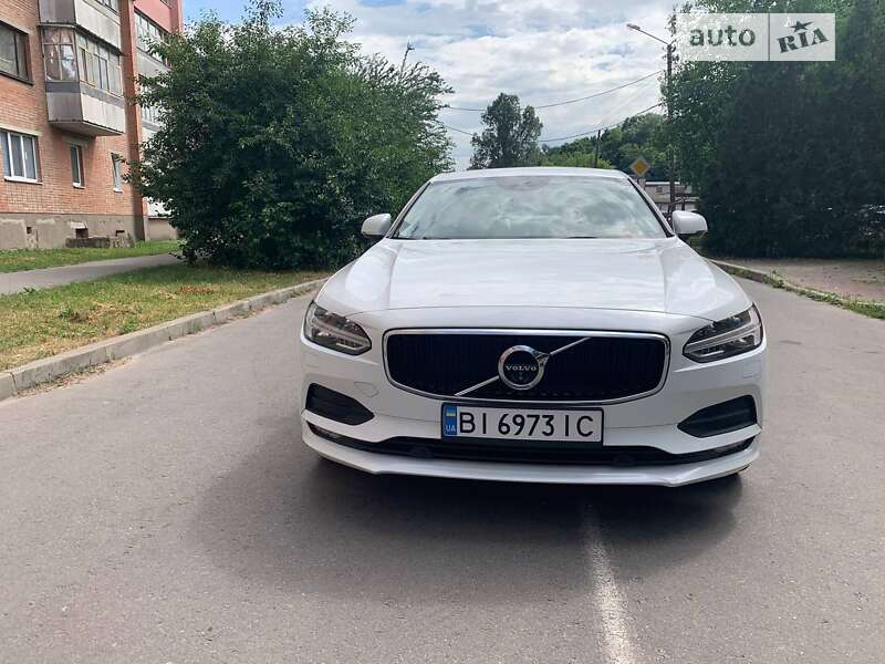 Volvo S90 (2017)