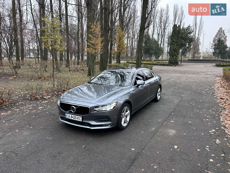 Volvo S90 (2017)