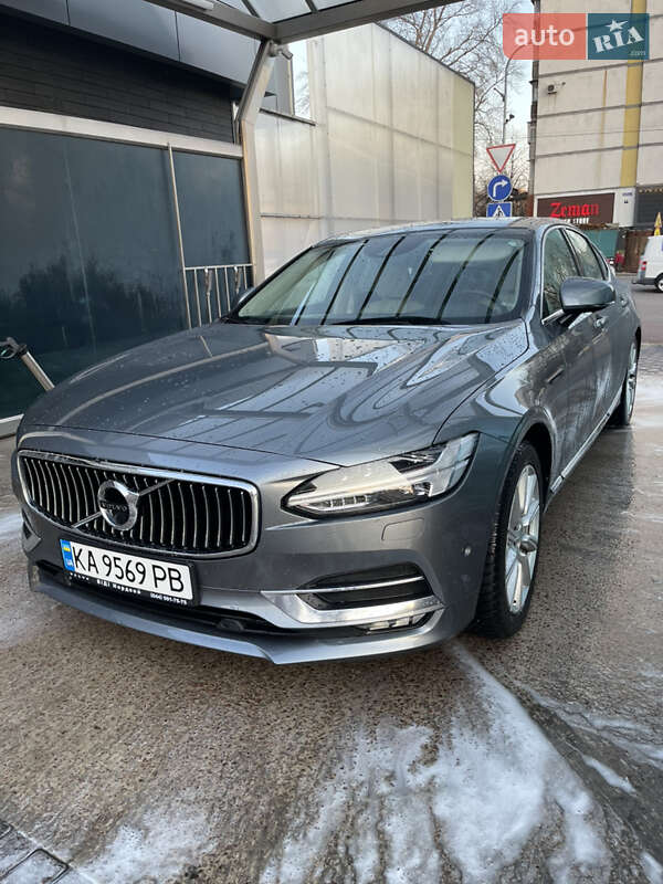 Volvo S90 (2017)