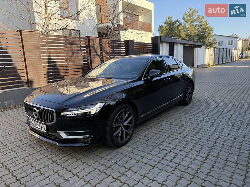 Volvo S90 (2018)