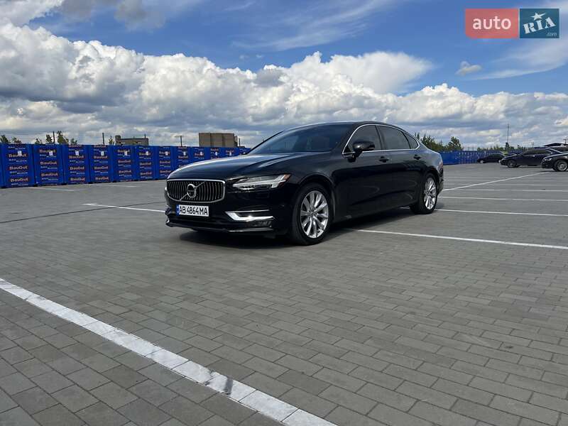 Volvo S90 (2017)