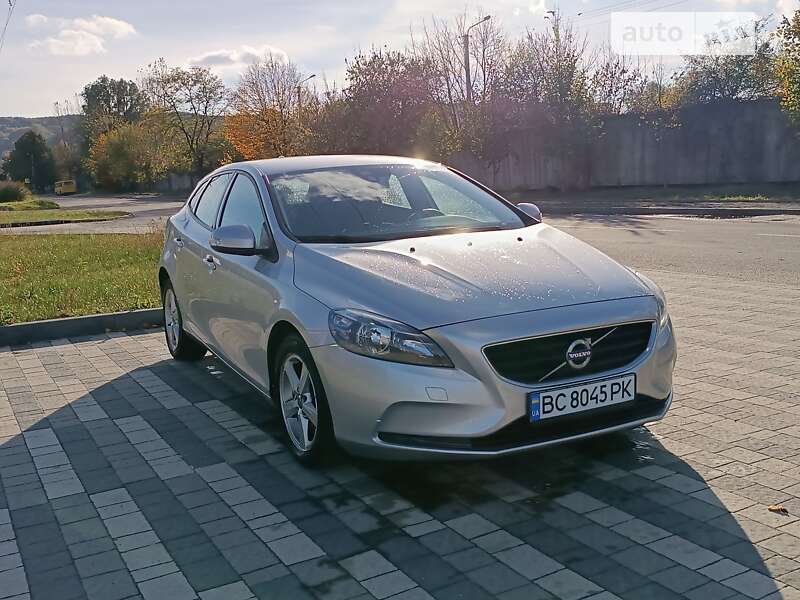 Volvo V40 (2015)